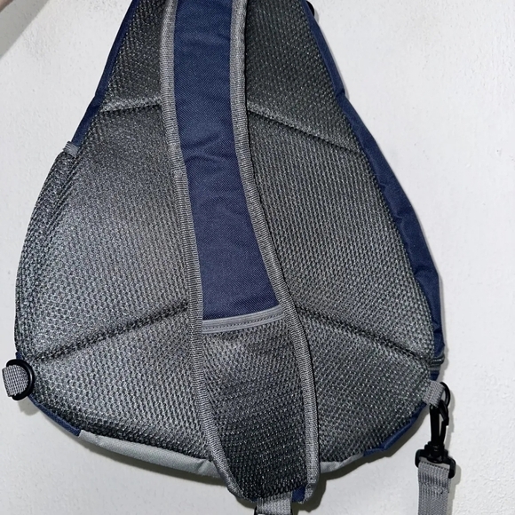 Disney Cruise Line Castaway Club Shoulder Bag Sling Backpack - Picture 15 of 16